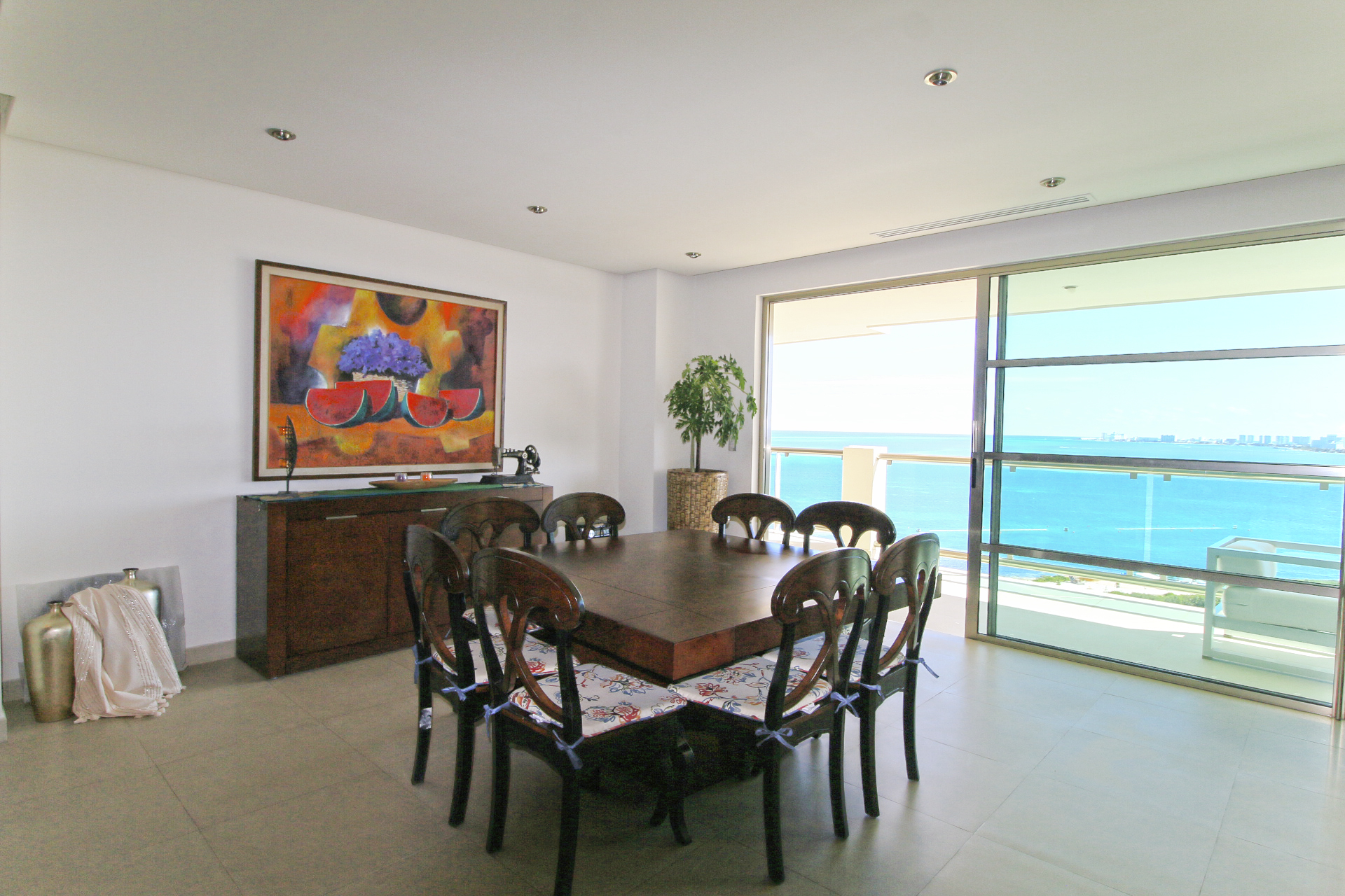 Departamento Novo Cancún de 3 Recámaras piso alto en Venta